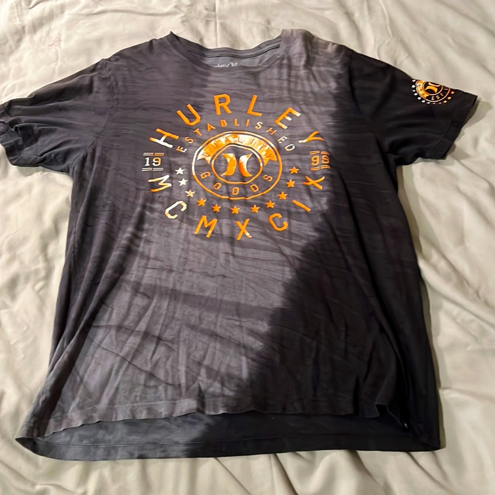 Hurley t shirt